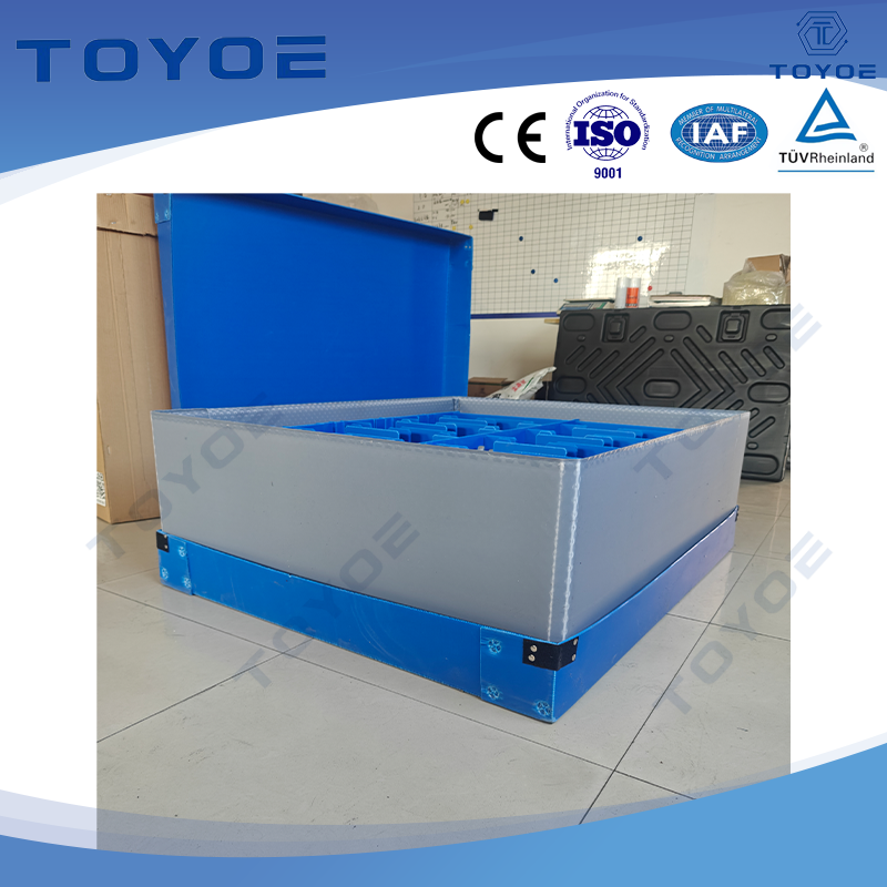 Die maßgeschneiderte Größe der Hohlplatte ist für die Lagerung und den Transport von Autoteilen geeignet