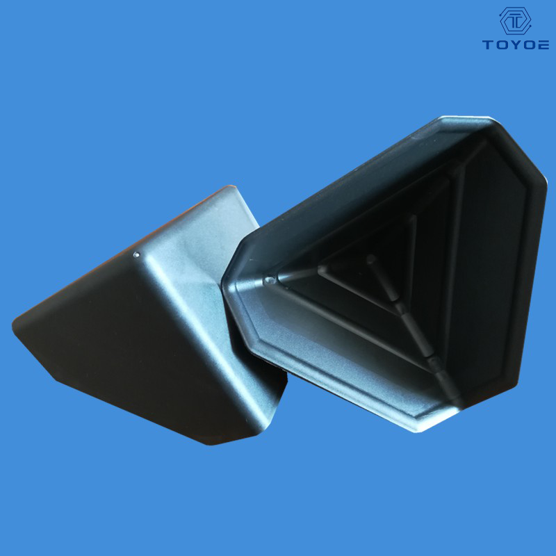 Hochfeste plastische Eckwächter schützen die Kanten und Ecken von Behältern effektiv