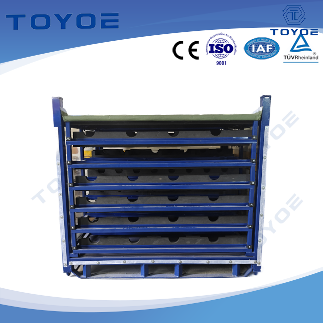 Raumsparende Gestelle mit Schutzschützern für Autoteile.