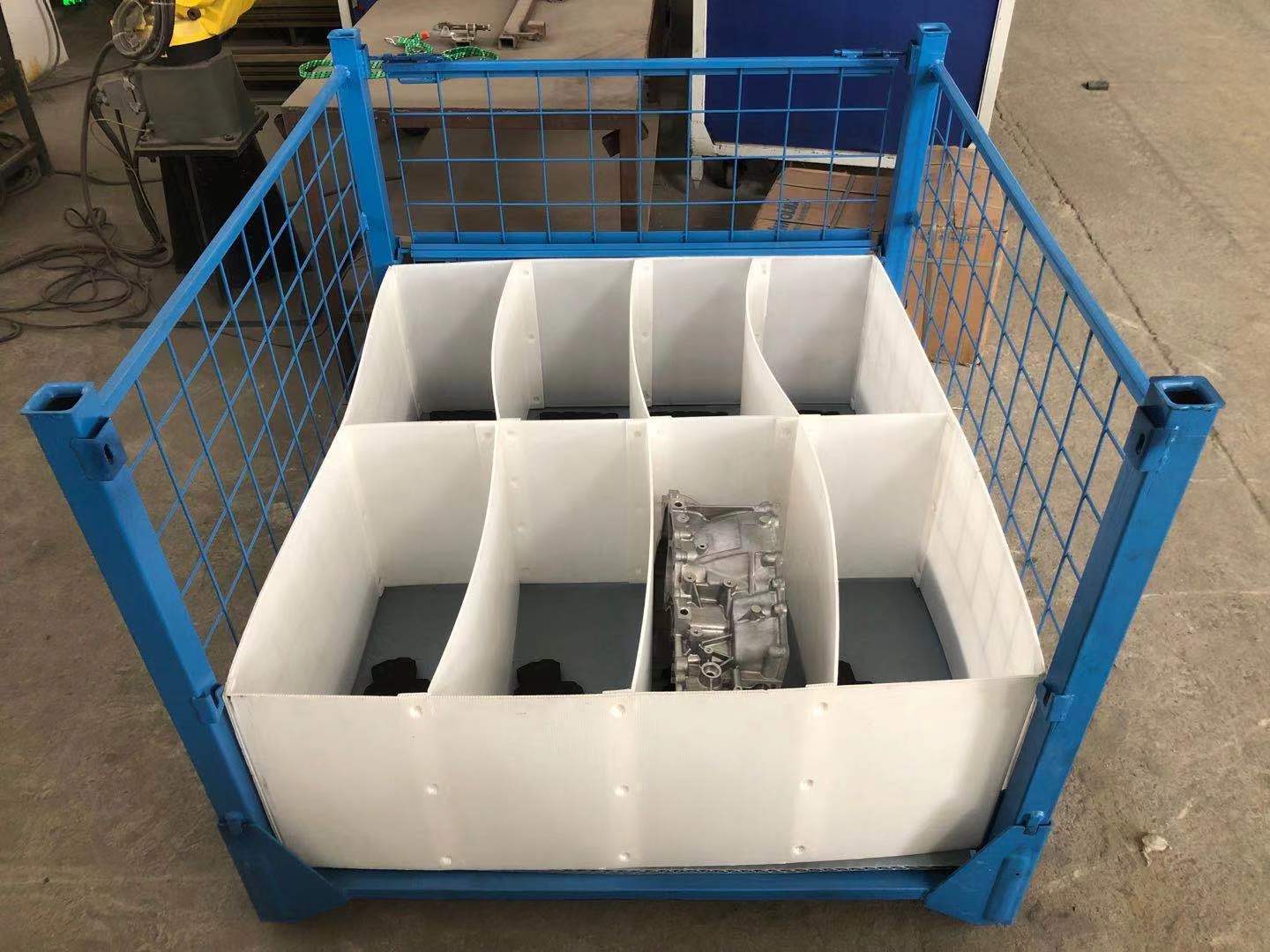 Eisengitterbox + Schaumstoffauskleidung