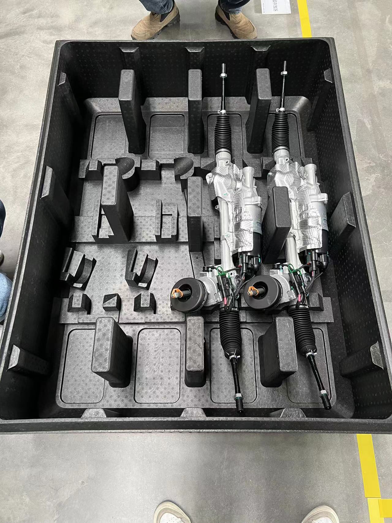 EPP-Verpackung f&uuml;r Kfz-Sto&szlig;d&auml;mpfer