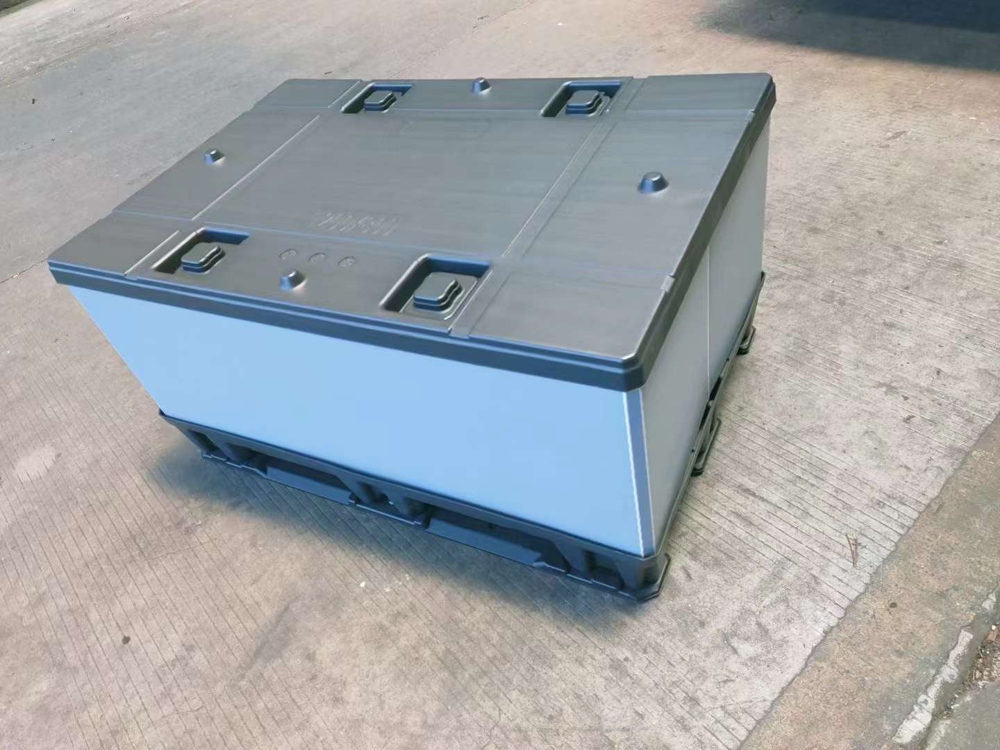 Tesla Cybertruck Exoskin (3mm Edelstahl -Panel Transport/EMF -Abschirmung)