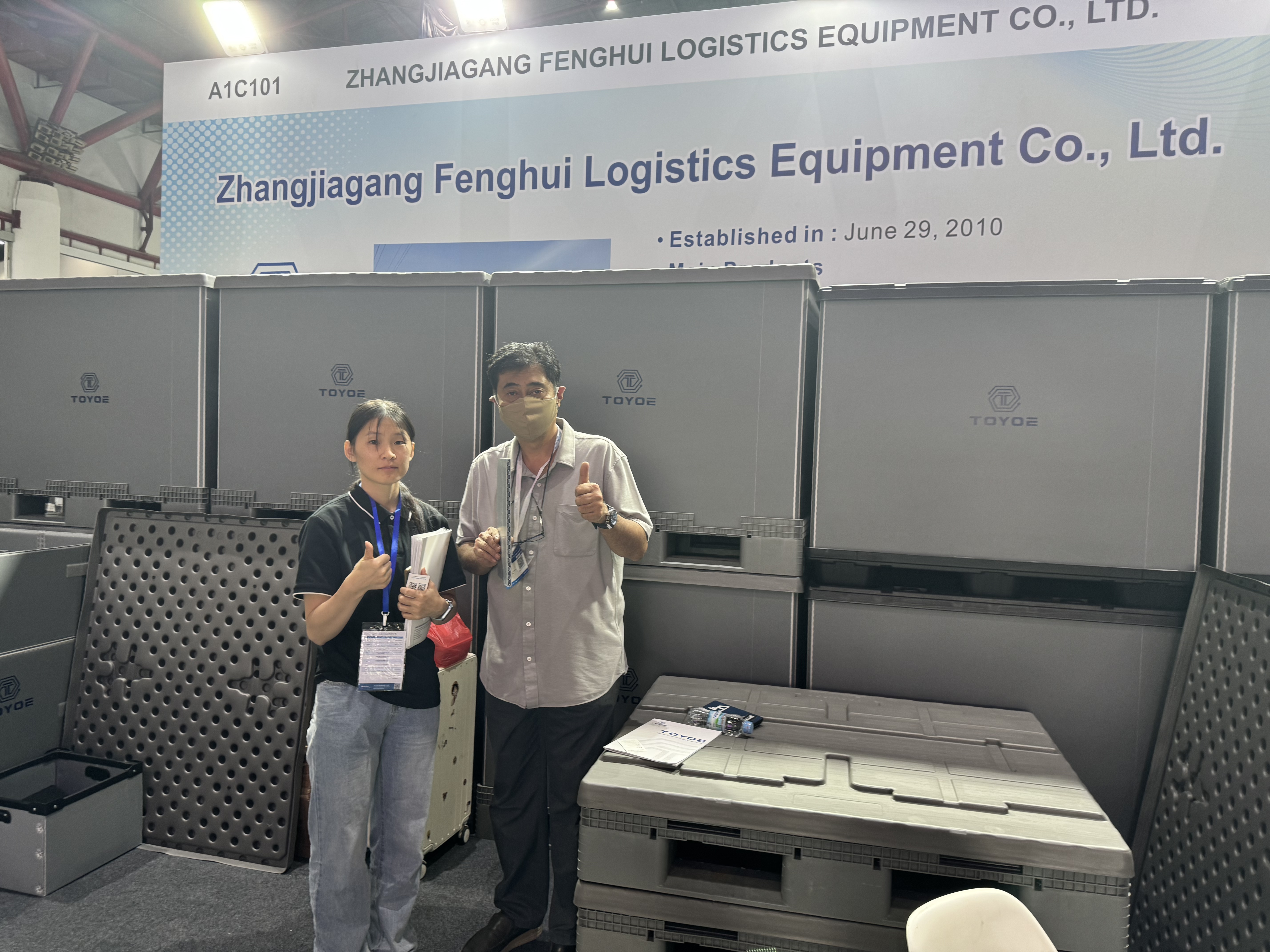 Gruppenfoto auf der Ausstellung